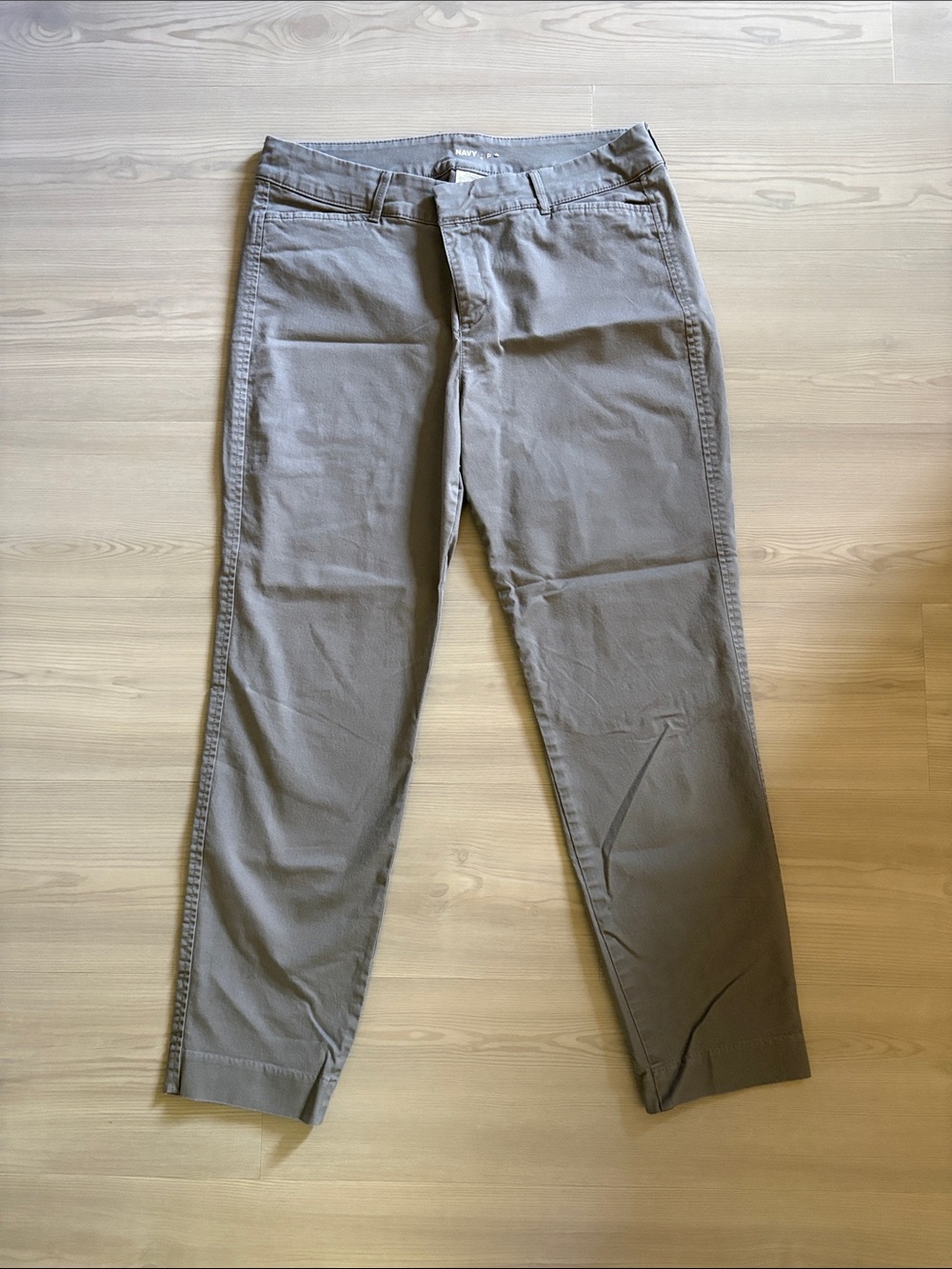 Old Navy Straight Leg Women's Pants in Taupe Gray